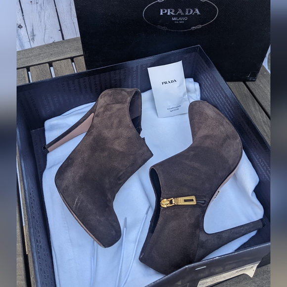 PRE-LOVED PRADA WOMENS SUEDE LaFenice Venezia HEEL BOOTS SIZE 39 | US SIZE 9 - Picture 2 of 3